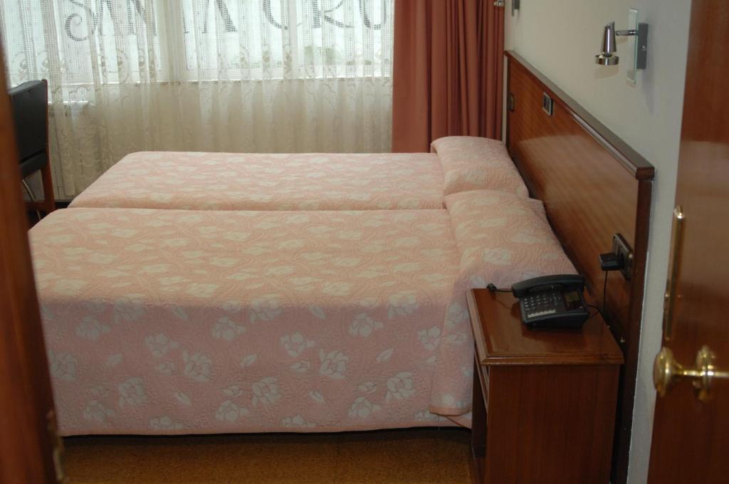 Santacruz Hotel Oviedo Ruang foto