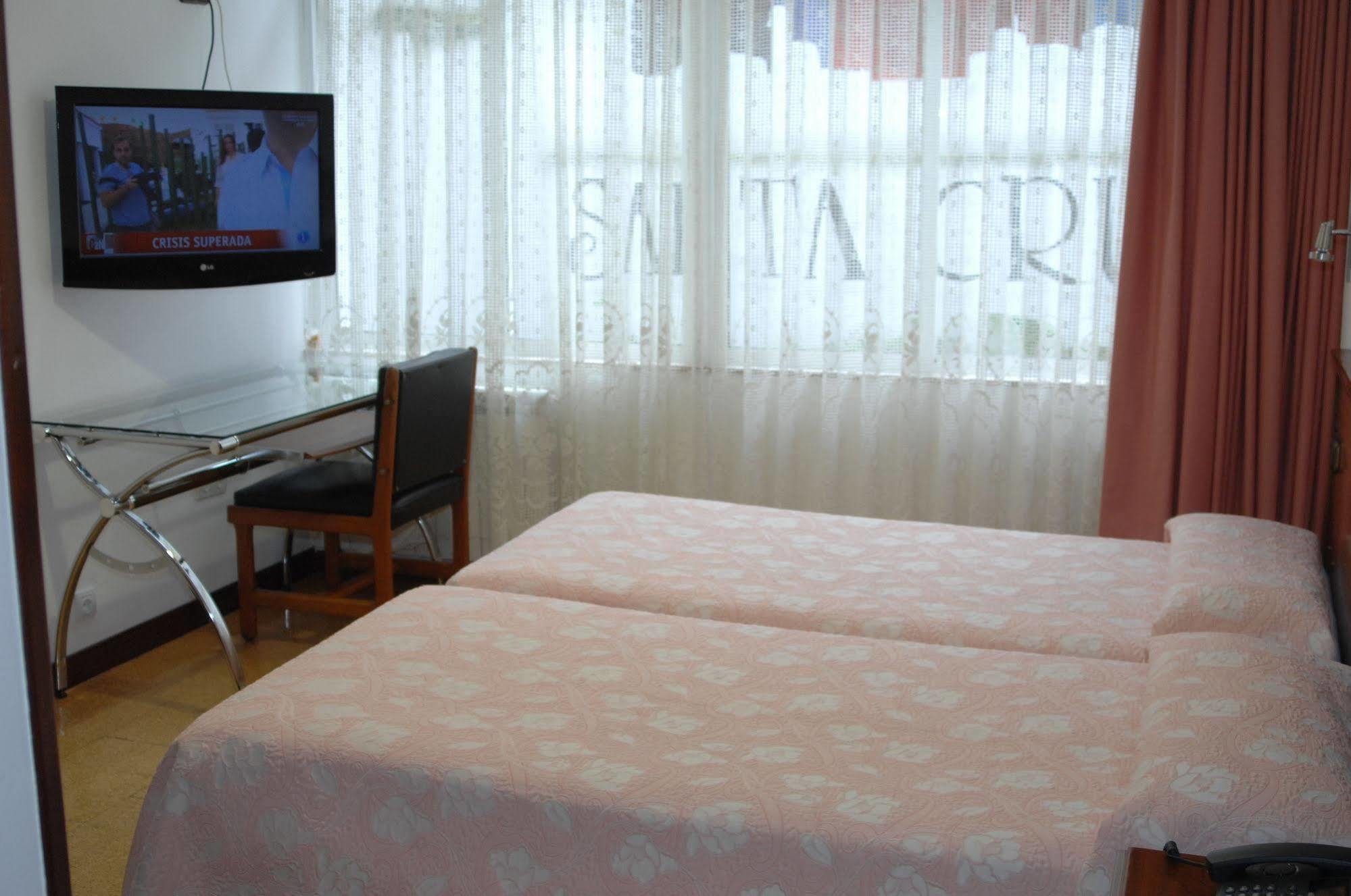 Santacruz Hotel Oviedo Bagian luar foto